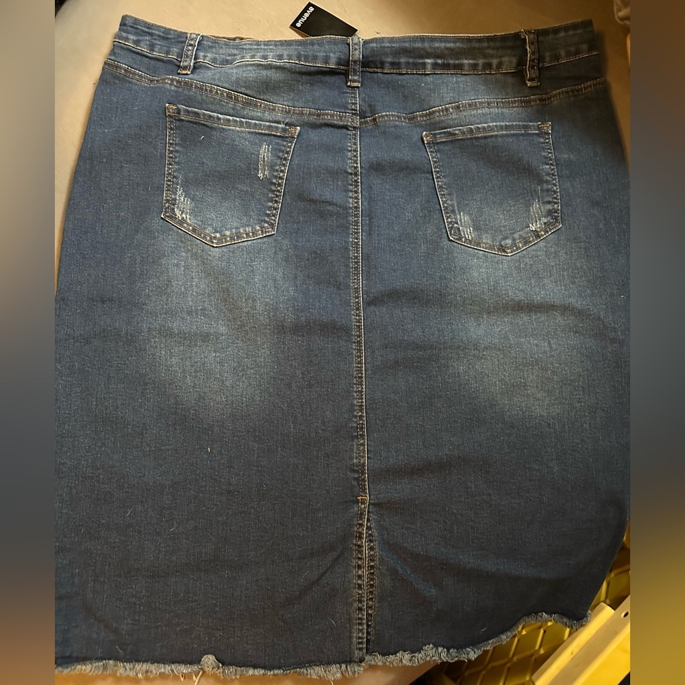 Lane Bryant Denim Stretch Pencil Skirt size 22 NWT - Picture 2 of 4